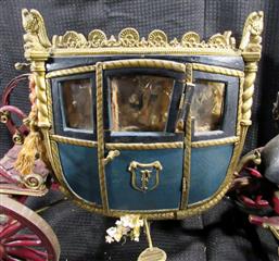 ANTIQUE VICTORIAN STYLE CARRIAGE FOR RESTORATION - ANTIQUE CARRIAGE HAS PAINTED